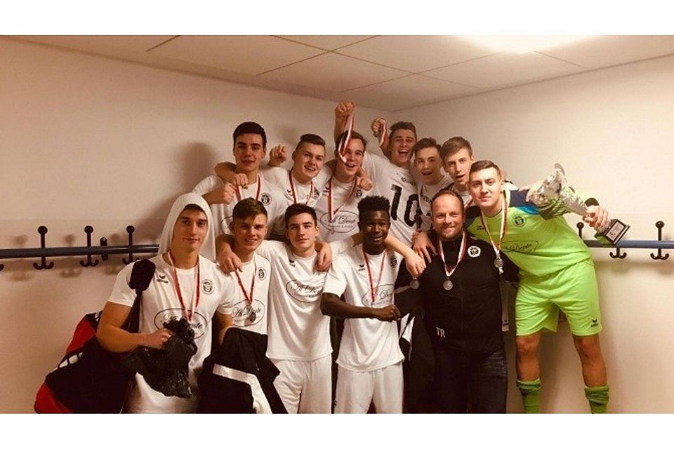 Erfolgsteam: Die U19 des Delbrücker SC holte nun den Vizetitel bei den Westfalenmeisterschaften in der Halle und qualifizierten sich so für die Runde der besten zehn Teams aus Westfalen. Foto: DSC