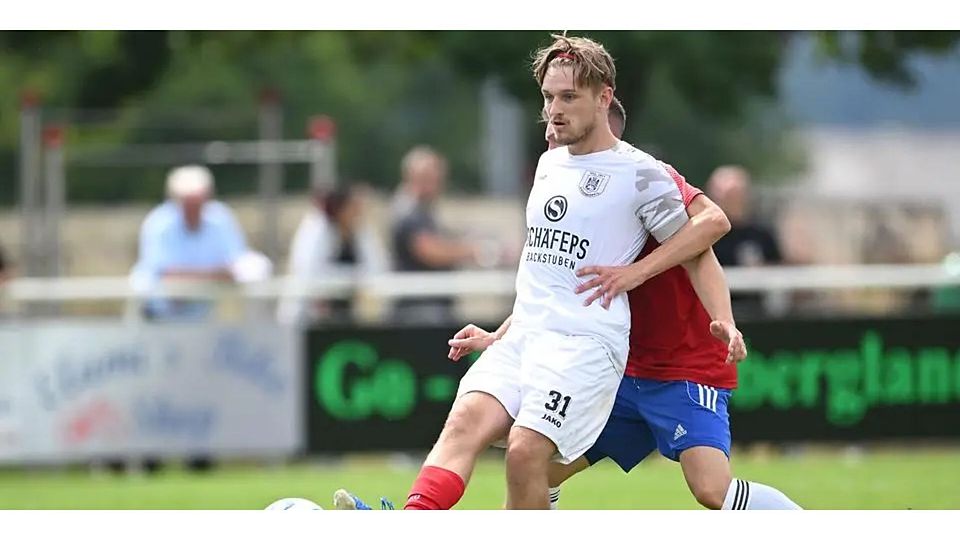 Der in Schröck noch pausierende Tom Künkel absolvierte bereits am Mittwoch im Kreispokal volle 90 Minuten und darf auch auf einen Einsatz im Heimspiel gegen Lollar hoffen. © Jens Kaliske