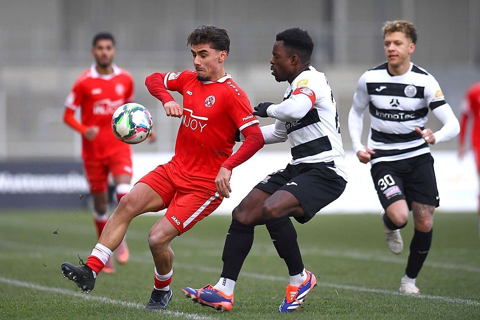 Schermbeck (in Rot) und Wattenscheid waren zum Auftakt siegreich (Archivfoto).
