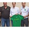 Der FC Rinchnach hat mit Sven Pertler (Mitte) einen weiteren Spielertrainer verpflichtet   Foto: FCR