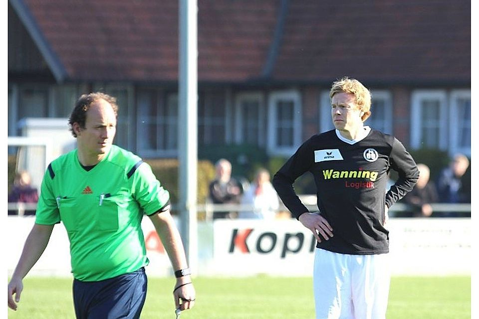 Die ersten Saisonpleite musste der FC Schüttorf 09 mit Werner Hofschröer einstecken! F: Franz Silies