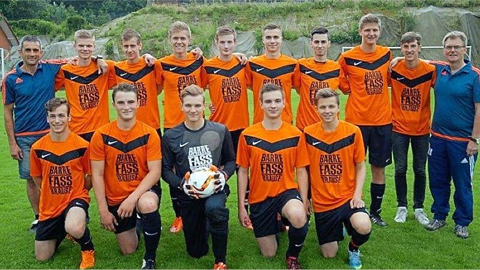 Die Vizemeisterschaft schaffte die A-Junioren der SG Wimmer/Lintorf und erzielte somit das beste Ergebnis einer Wittlager Jugendmannschaft der älteren Jahrgänge. Das Team (von links, stehend): Trainer Reiner Kiehl, Julian Unland, Jannis Pospiech, Matthias Poppe, Christoph Möllering, Erik Quade, Alexander Gomez, Hendrik Belde, Laszio Bartz und Betreuer Wolfgang Hoppe. Davor (kniend): Luis Gomez, Mo