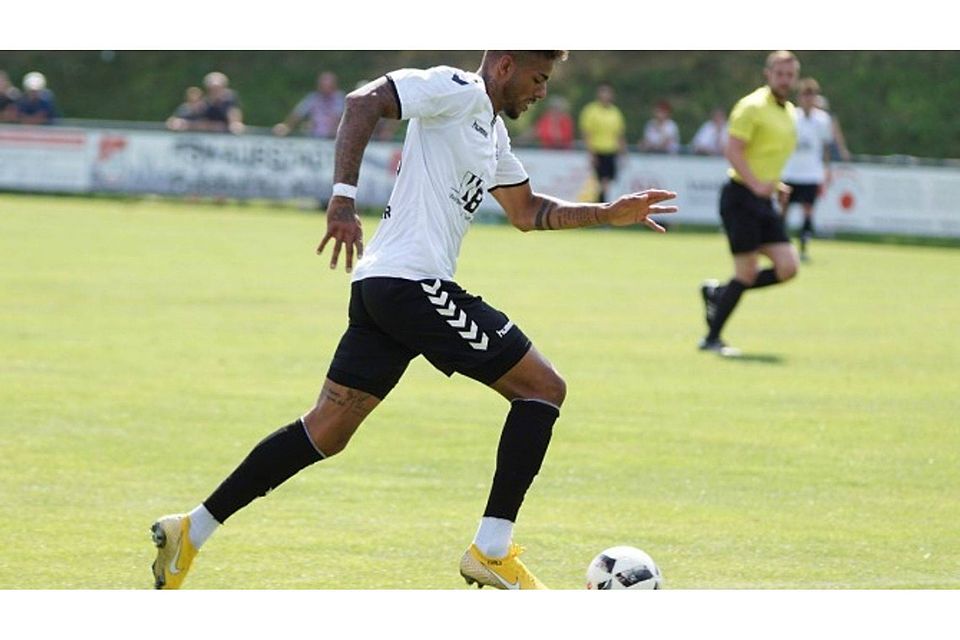 Mike Dellinger trug mit zwei Kopfballtreffern wesentlich zum Aubstädter Erfolg gegen die DJK Gebenbach bei. F: Kilian