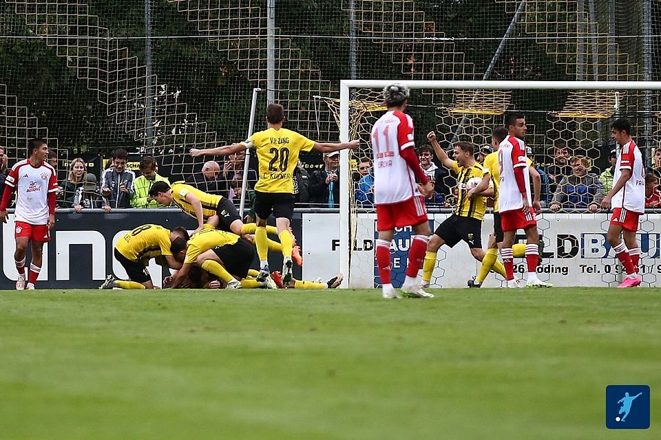 Gute Erinnerungen ans letzte Heimspiel gegen Bayern: Im August 2023 drehte die DJK einen 0:2-Rükstand noch in einen frenetisch bejubelten 3:2-Heimsieg. Gute Erinnerungen ans letzte Heimspiel gegen Bayern: Im August 2023 drehte die DJK einen 0:2-Rükstand noch in einen frenetisch bejubelten 3:2-Heimsieg.