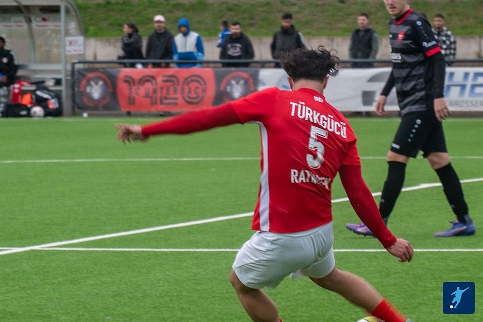 Türkgücü Ratingen stürmt an die Tabellenspitze. Türkgücü Ratingen stürmt an die Tabellenspitze.