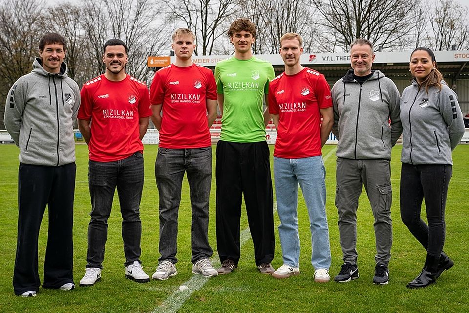 Von links: Timo Niermann (Co-Trainer), Arian Berisha, Henrik Lüdke, Aron Hermann, Nico Bartling, Olaf Tödtmann (Sportlicher Leiter) und Saida Bekirovski (Teammanagerin).