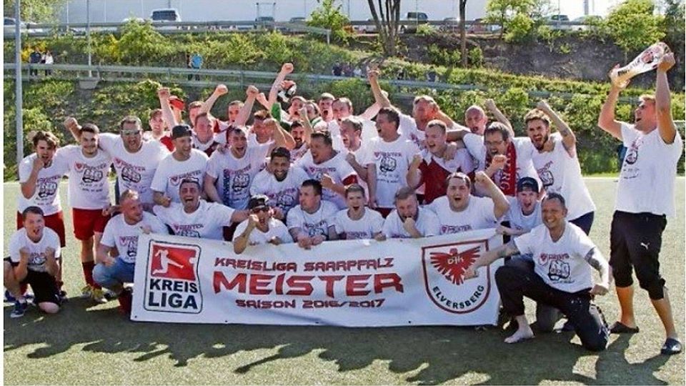 Meister der Kreisliga A Saarpfalz 2016/2017 und Aufsteiger in die Bezirksliga: DJK Elversberg. Foto: Spellbynder