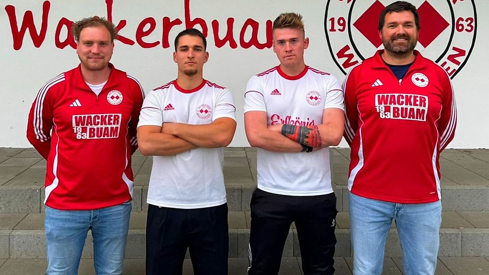 von links nach rechts: 1. Vorstand Lukas Scherm, Luka Jovanovic, Patrick Lache, Sportlicher Leiter Stefan Schindlbeck