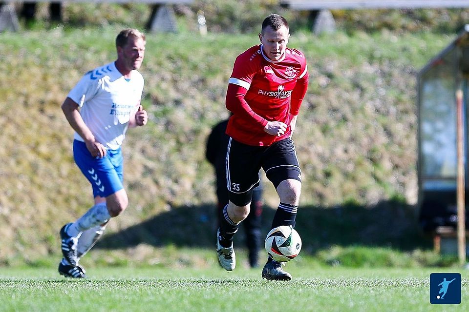 Simon Hackl (am Ball) erzielte beim 5:0-Sieg vom SSV Hinterschmiding drei Tore.