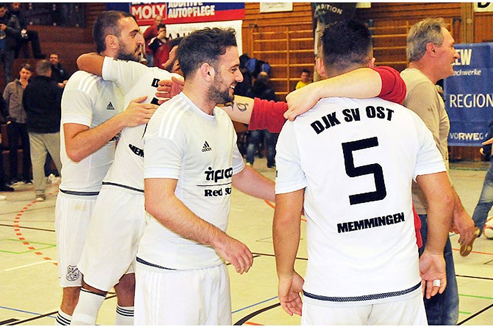 Die DJK SV Ost Memmingen durfte gerade erst den schwäbischen Futsaltitel bejubeln, da wirft die Meisterschaft 2017 bereits ihre ersten Schatten voraus.   F.: Walter Brugger