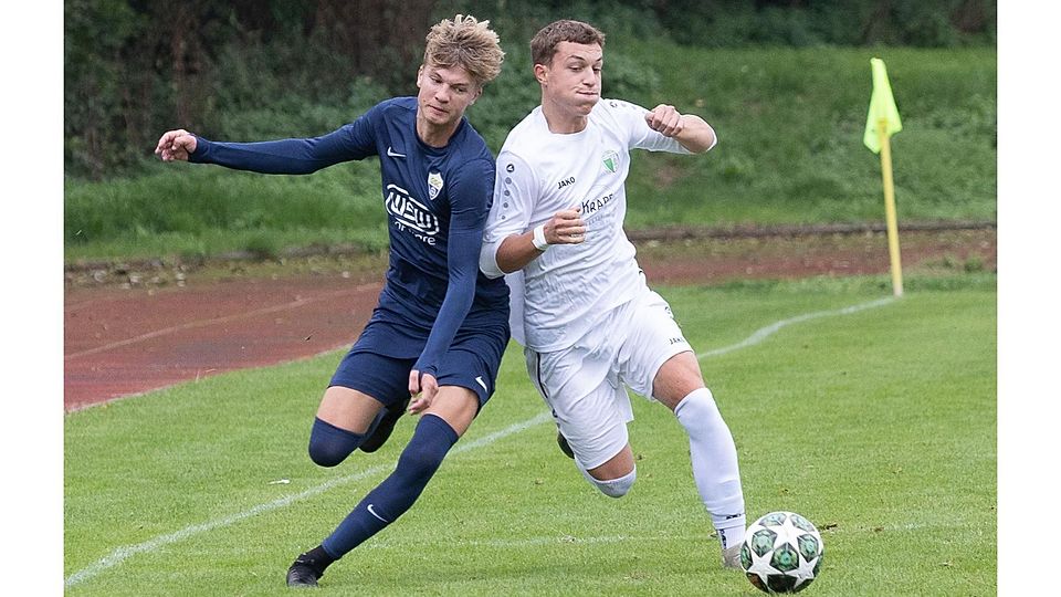 Voller Einsatz ist für Gauting, wie hier von Timo Leigh (l.) im Derby gegen Pentenrieds Tibor Dörmer, jetzt in jedem Spiel gefragt.