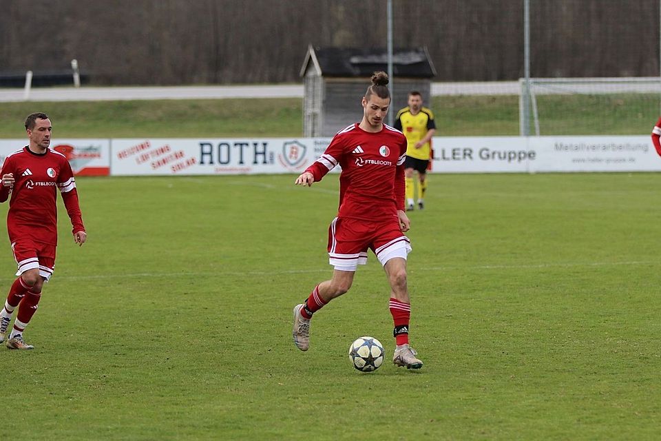 Dem SC Zwiesel um Torjäger Günther Denk hilft im Heimspiel gegen Straubing nur ein Dreier weiter.