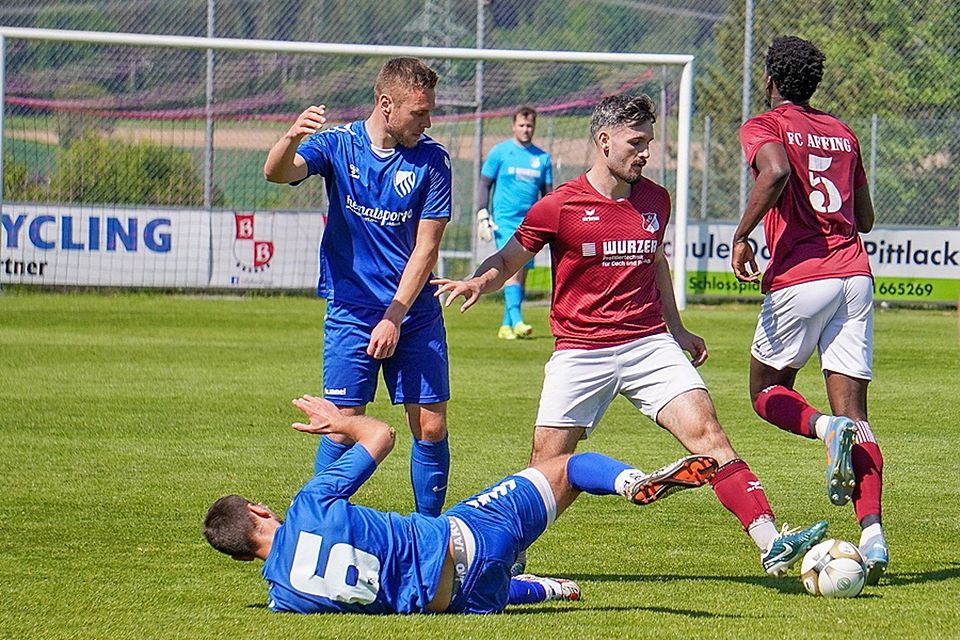 Sascha Tesic (am Ball) und der FC Affing unterlagen im Lechrain-Derby zuhause gegen den SSV Alsmoos-Petersdorf.