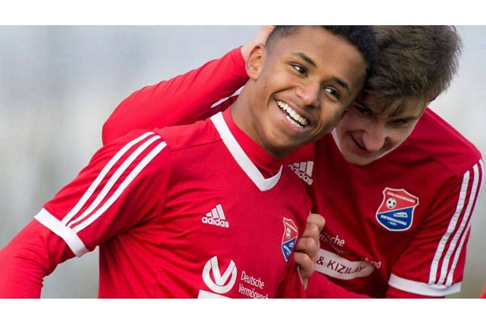 Hachings U17-Torjäger Karim Adeyemi hat gut lachen: Er ist für die deutsche U16-Nationalmannschaft nominiert worden. Foto: Robert Brouczek