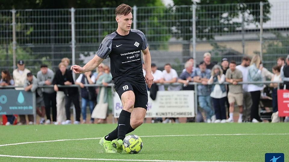 Holzheim im Derby. 