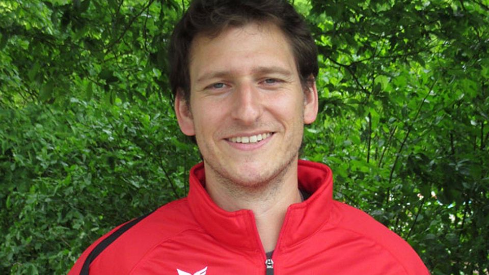 Der TSV Dasing stellt mit Spielertrainer Daniel Nowak die Weichen für die Zukunft.  Foto: Reinhold Rummel