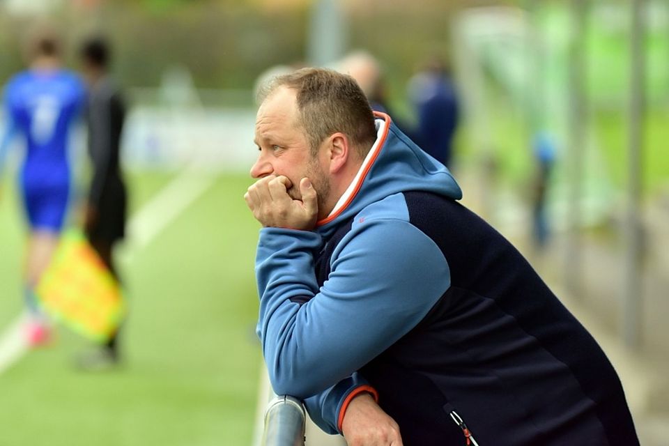 Heiko Günther, der Trainer der SpVgg. Buchenbach, war zwar nicht selbst beim Gastspiel im Dietenbach-Sportpark zugegen, die 2:4-Niederlage dürfte aber das adäquate Mienenspiel befördert haben.