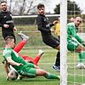 Im Kampf um den Ball: Am Ende trennen sich die Sportfreunde und Raspo (in Grün) unentschieden.