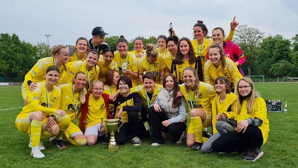 Die Frauen des SV Rosellen haben den Kreispokal der Frauen in Neuss zurückerobert.