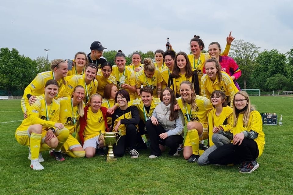 Die Frauen des SV Rosellen haben den Kreispokal der Frauen in Neuss zurückerobert.