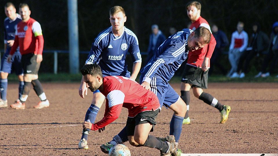 Wirklich zum Stolpern hat der TSV Höfingen II Spitzenreiter Kornwestheim nicht gebracht - die Partie endet 0:9. Foto: Claude Rapp