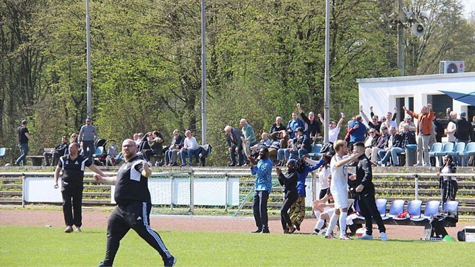 Rhenania Richterich feiert ein spätes Unentschieden gegen Tabellenführer SG Stolberg. F: Paulssen