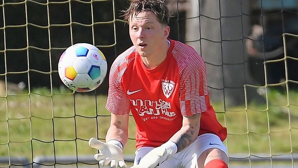 „Wenn ich an meinen Füßen schwarz sehe, werde ich verrückt“: Sandro Keller (SV Weil) ist nicht frei von Macken.