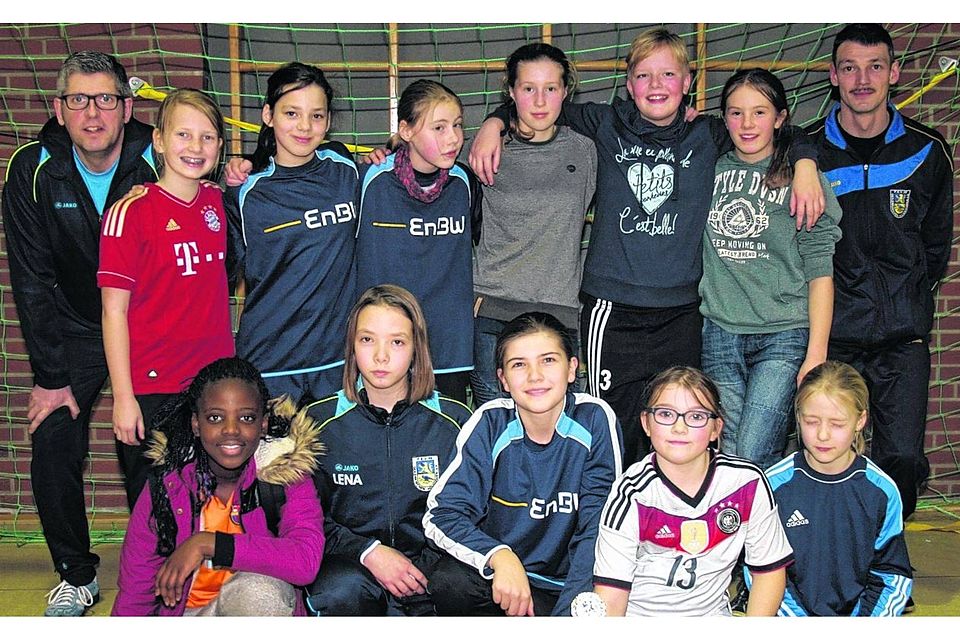 Die D-Juniorinnen des FSV Geilenkirchen gewannen das Turnier um den Rheinland-Winter-Cup in Übach-Palenberg. Foto: agsb