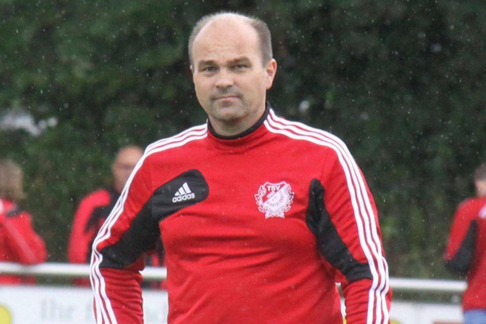 Ex-Profi Oliver Dyka hat für die nächste Saison große Ziele mit dem TSV Herbertshofen.  Foto: Karin Tautz