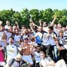 Der FC Aksu Mainz feiert nach dem Sieg gegen die TSG Bretzenheim II die Meisterschaft in der A-Klasse Mainz-Bingen.