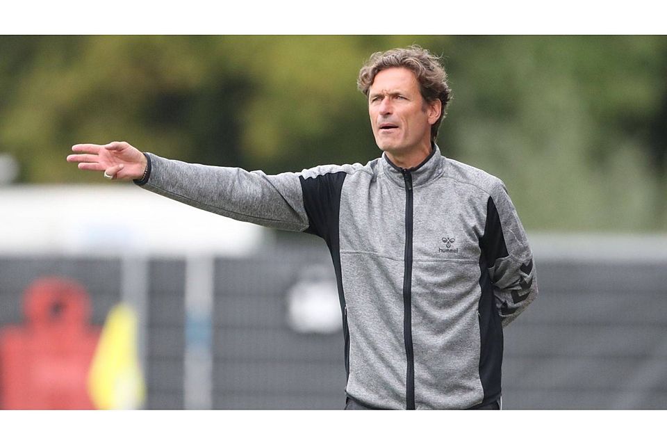 Will sein Team gegen Duisburg zu einer Überraschung führen: SG-Trainer Oliver Zapel. F: Images