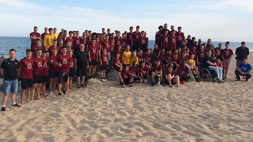 125 Nachwuchsfußballer, Trainer und Eltern der SG Lahr waren über Pfingsten in Spanien. | Foto: Stefan Wölfle