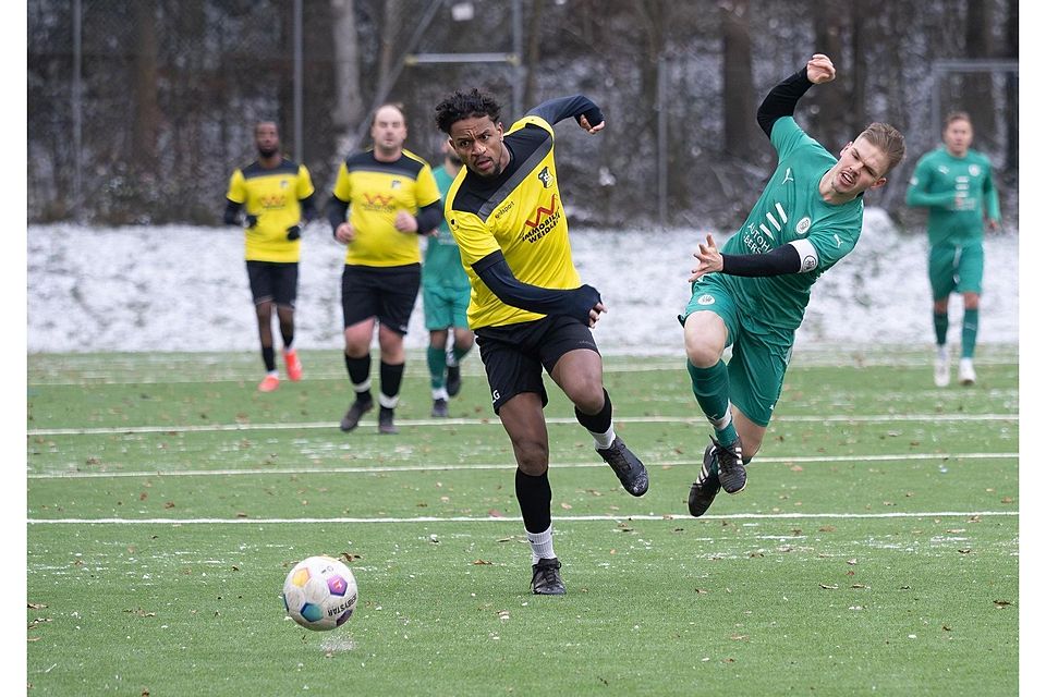 FB A-Klasse Ebersberg (grün) Benedikt Chirco ----  VS Moosach  Melvin Wirtz