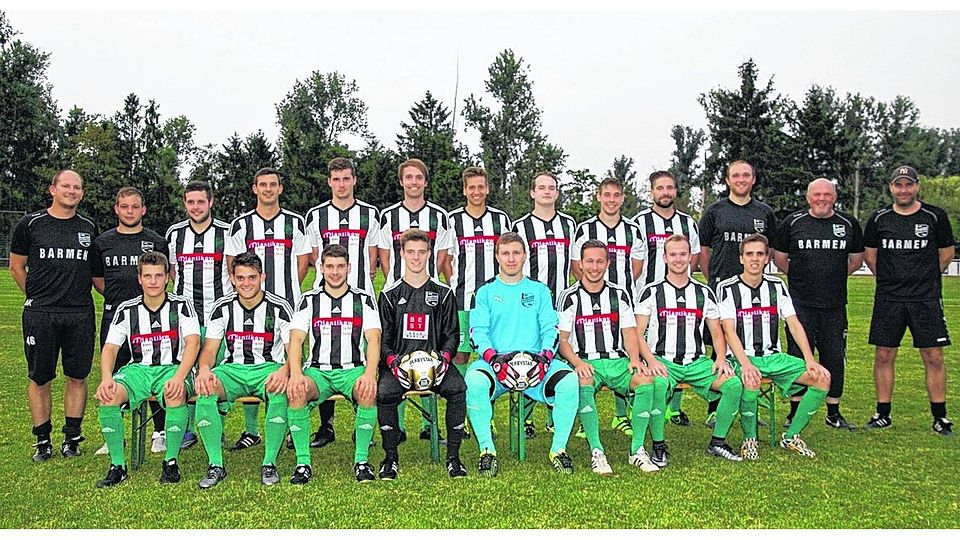 Trainer Marcel Kaiser (l.) und seine beiden Stellvertreter Christoph Wirtz und Herbert Smolarski hoffen darauf, dass sich die Salingia trotz schweren Saisonstarts frühzeitig ins gesicherte Mittelfeld absetzen kann. Foto: hfs.