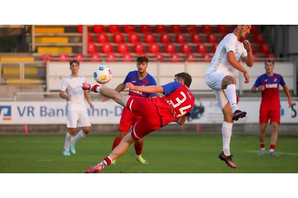 Kann es auch spektakulär, stand gegen Biebrich beim 1:0 aber einfach nur richtig: Steinbachs Oguzhan Aysel. (Archivfoto) © Björn Franz Kann es auch spektakulär, stand gegen Biebrich beim 1:0 aber einfach nur richtig: Steinbachs Oguzhan Aysel. (Archivfoto) © Björn Franz
