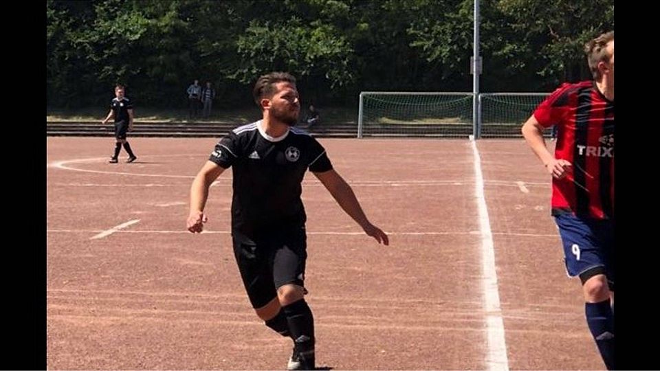 Immer auf der Höhe sein: Das muss das Motto für Rückkehrer BV Horst-Süd (in schwarz) in der Kreisliga A sein.