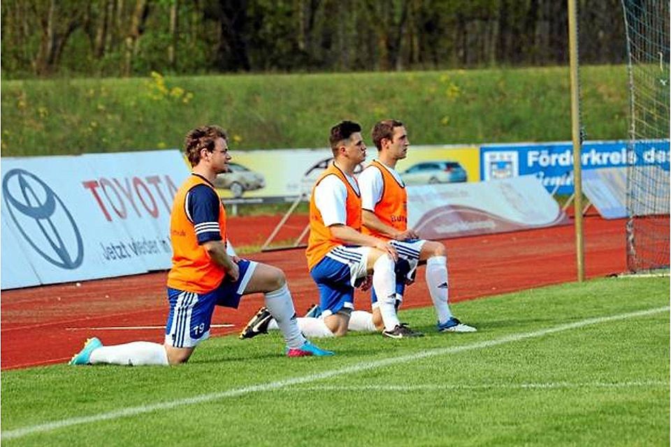 Ihr Blick wendet sich vom MSV Neuruppin ab: Die Zukunft der Fußballer Nico Alisch, Eric Freidgeim und Jens Schmidt (von links nach rechts) liegt nicht mehr im Volkspark-Stadion. © MOZ