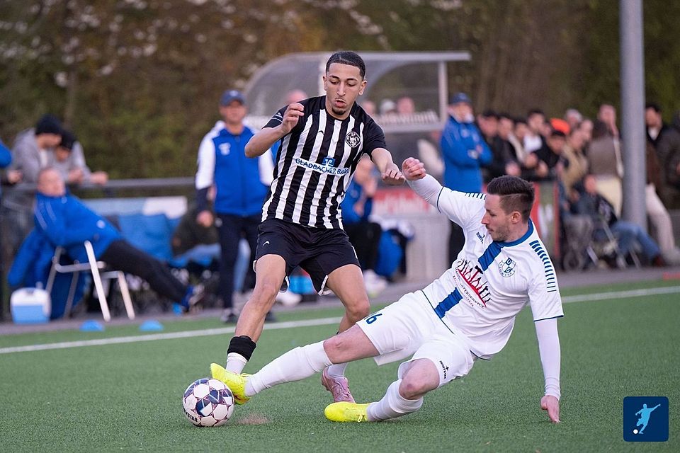 Dieser Tage gibt es auch viele Pokalfotos - wie hier: SF Neuwerk gewinnt gegen den Rheydter SV den Pokal!