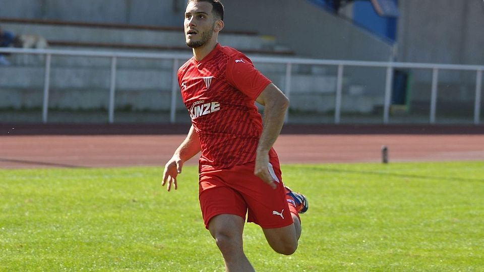 Michele Cosentino wird dem SV Bruckmühl nach seiner roten Karte mehrere Spiele fehlen.