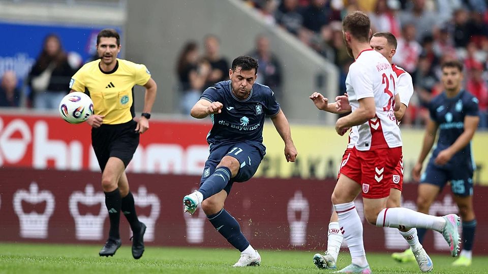 Kevin Volland traf im Testspiel gegen Regensburg von der Mittellinie.