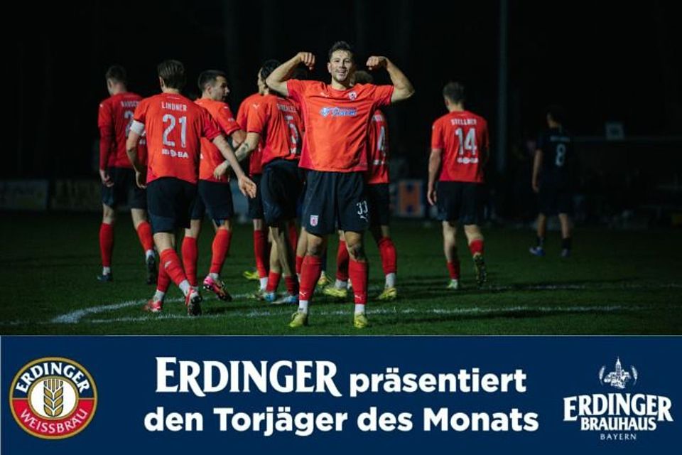 Wasserburg-Torjäger Robin Ungerath jubelt wie VfB-Stürmer Deniz Undav.
