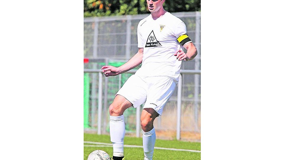 Fokussiert: Alemannias neuer Kapitän Alexander Heinze will den Pokal des Fußball-Verbandes Mittelrhein wieder nach Aachen holen. Foto: Meyer-Roeger