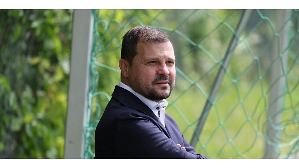 Stefano Trizzino ist Vorsitzender und Mäzen des Odenwaldklubs SV Hummetroth. Und hat als solcher nun einen neuen Trainer eingestellt.