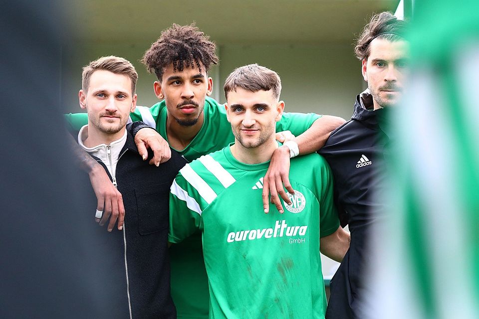 Laufen auch nächste Saison für Fortuna Regensburg auf: Mario Baldauf (links) und Philip Bockes (Mitte).