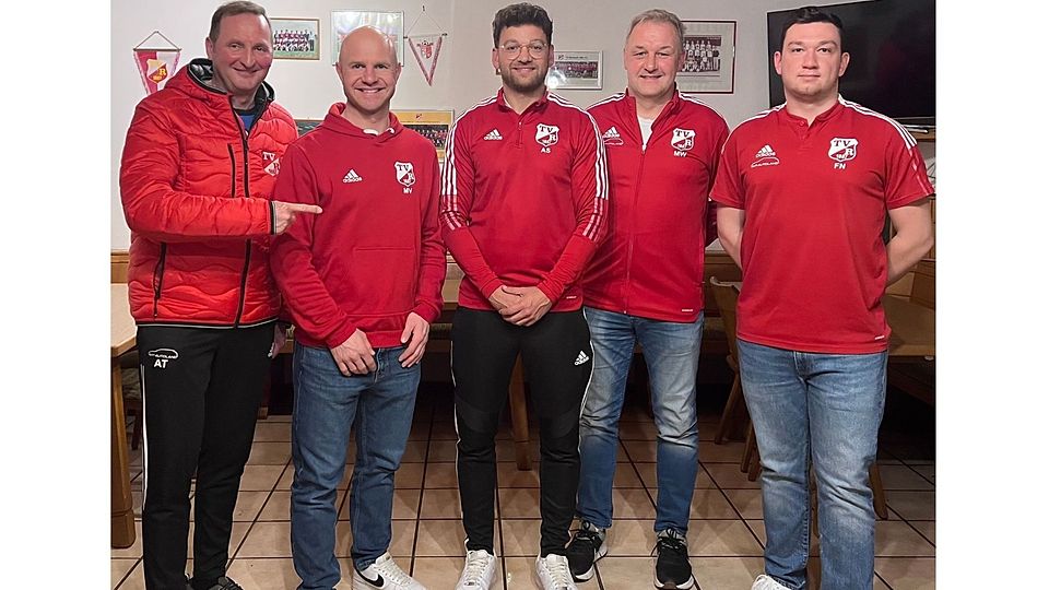 von links nach rechts: Thomas Attenberger (Abteilungsleiter), Martin Vollmar (Co-Spielertrainer), Alexander Schmid (Trainer), Markus Weber (Abteilungsleiter), Florian Niestatek (sportliche Leitung)