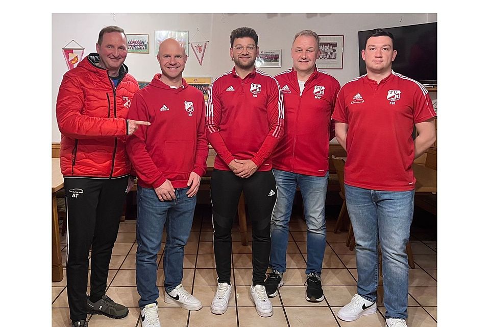 von links nach rechts: Thomas Attenberger (Abteilungsleiter), Martin Vollmar (Co-Spielertrainer), Alexander Schmid (Trainer), Markus Weber (Abteilungsleiter), Florian Niestatek (sportliche Leitung)