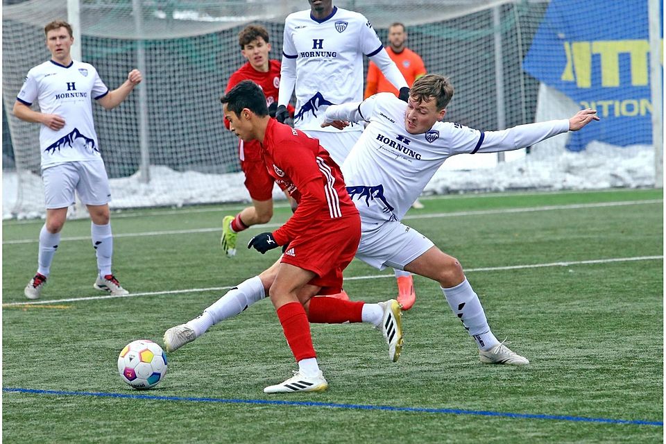 Muss er auf die Bank? Weil Philipp Solleder als Stoßstürmer zurückkehrt, droht Robin Reiter beim 1. FC die vorläufige Zuschauerrolle.