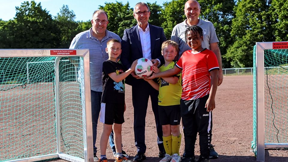 Der FC Meerfeld bekommt neue Minitore.