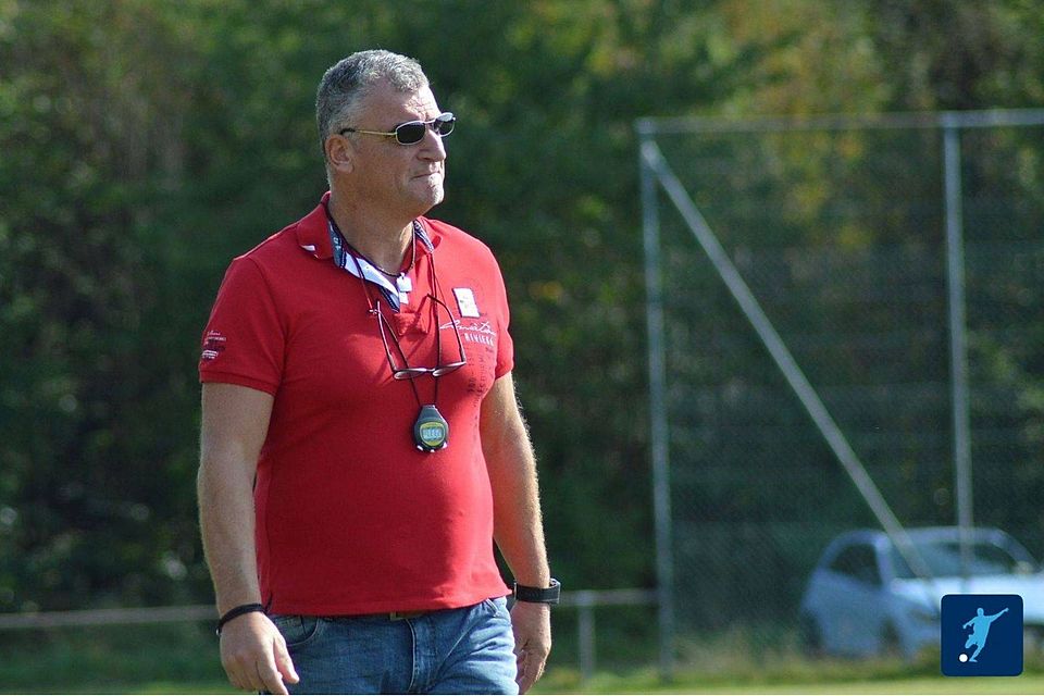 Detlef Jacobi bleibt auch über die Saison hinaus Trainer des FC Germete/Wormeln.