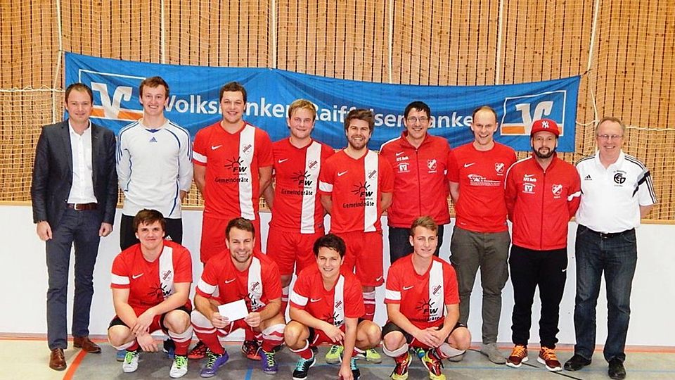 Der SV Wendelskirchen mit Christian Wimmer (VoBank RaiBank Dingolfing) und Siegi Schätz (FC Dingolfing).